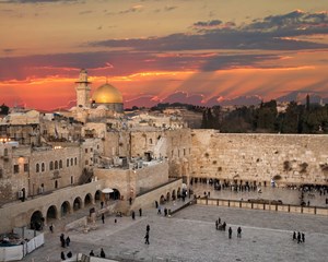 Hero-Jerusalem-Wailing-Wall-sunset-iStock-852178720_副本.jpg